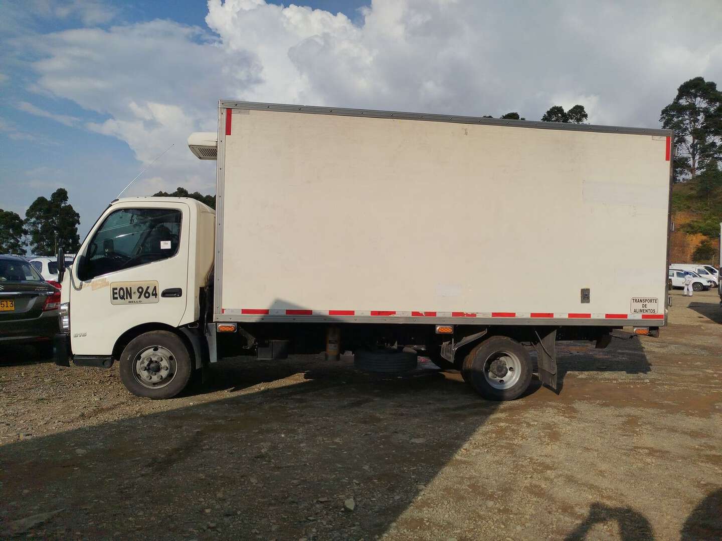 Hino - Dutro - 2017
