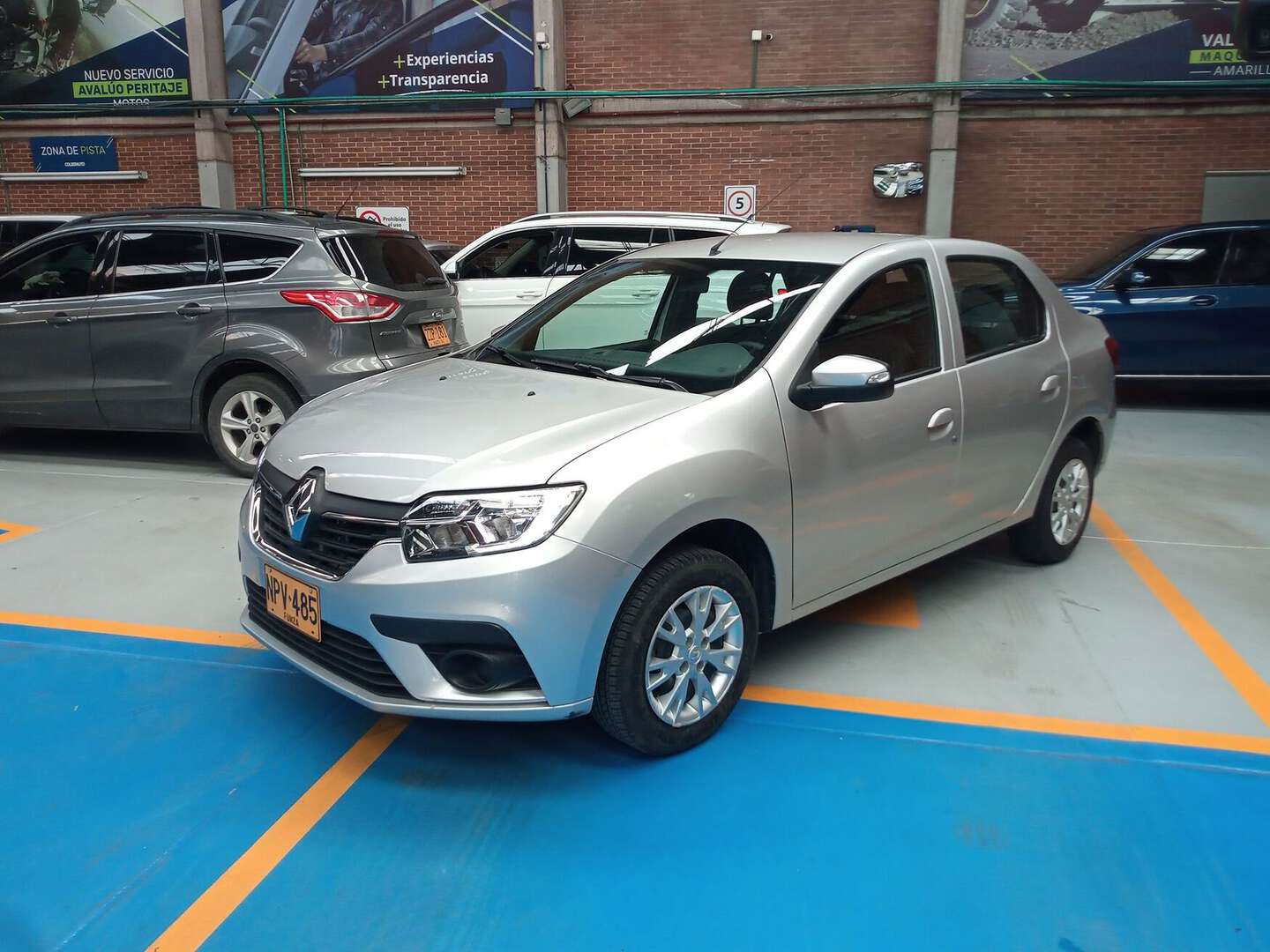 Renault - Logan - 2025