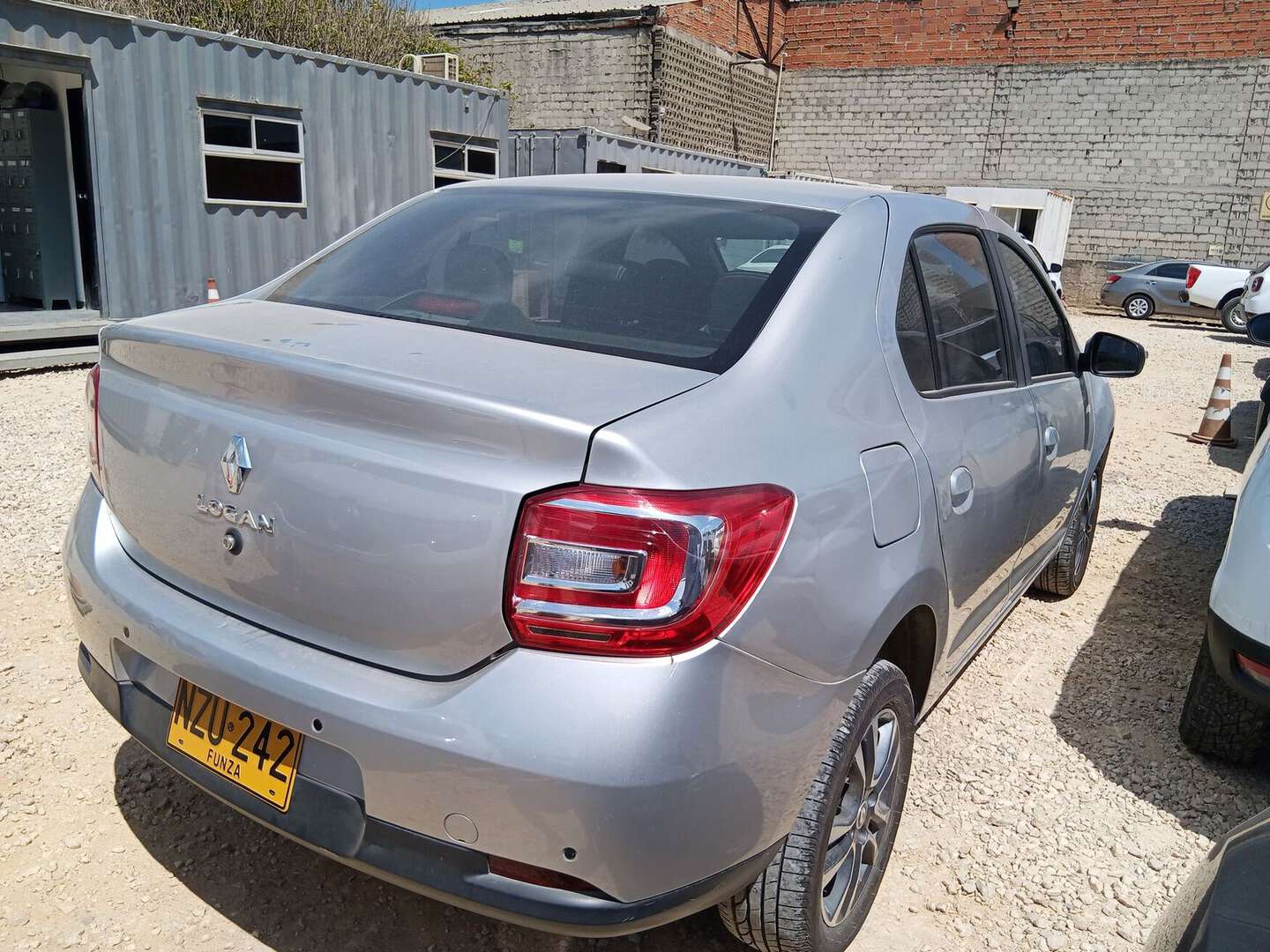 Renault - Logan - 2026