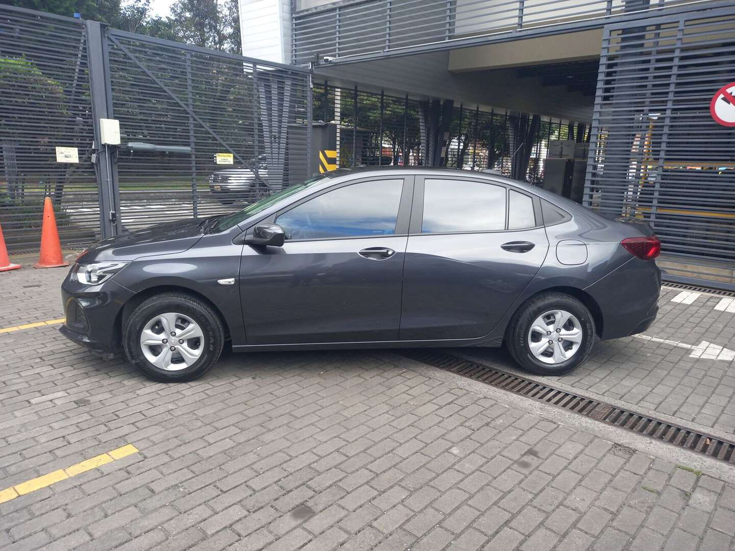 Chevrolet - Onix - 2025