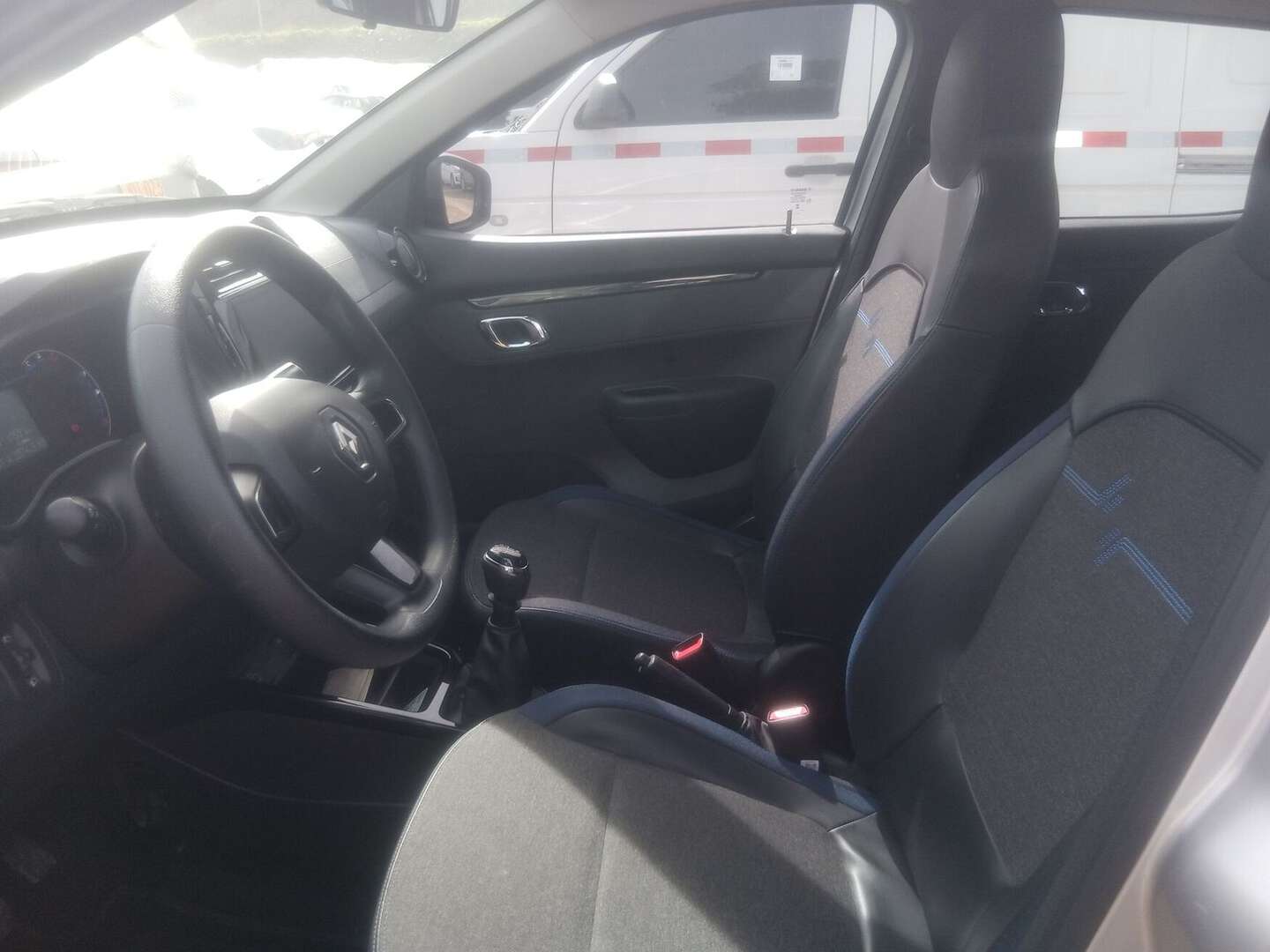 Renault - Kwid - 2026