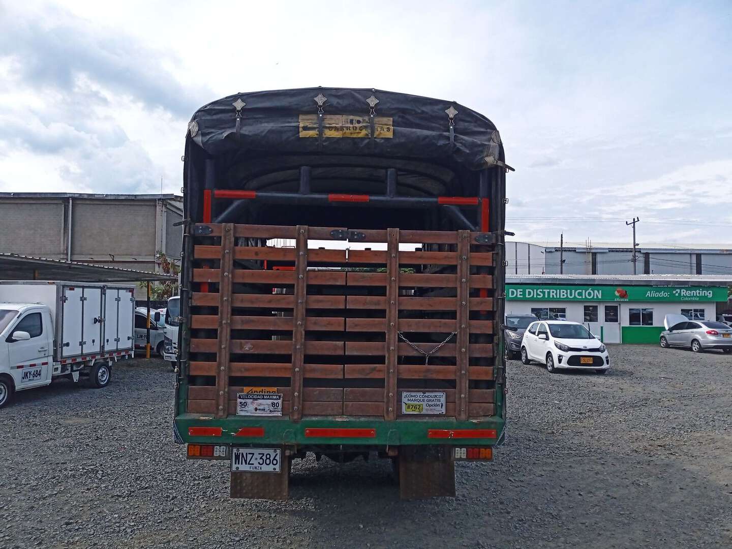Hino - Dutro - 2016