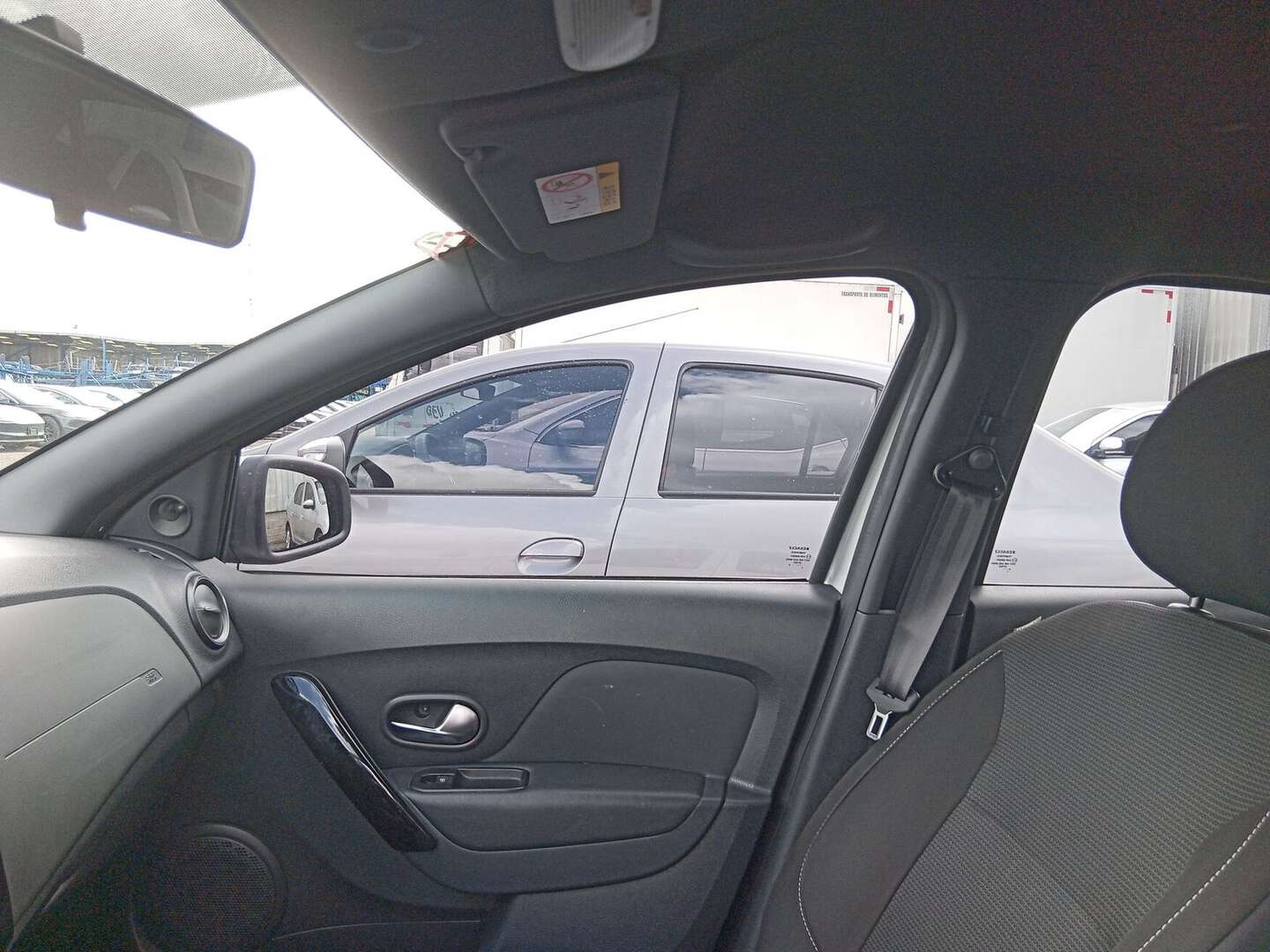 Renault - Logan - 2026