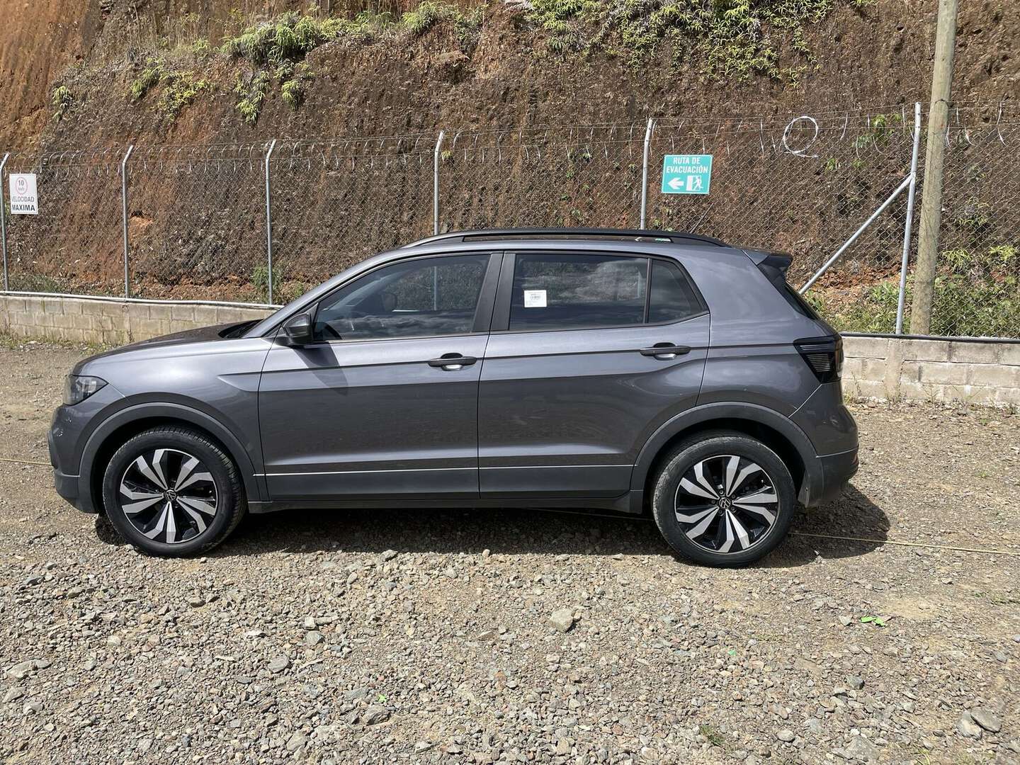 Volkswagen - T-Cross - 2022