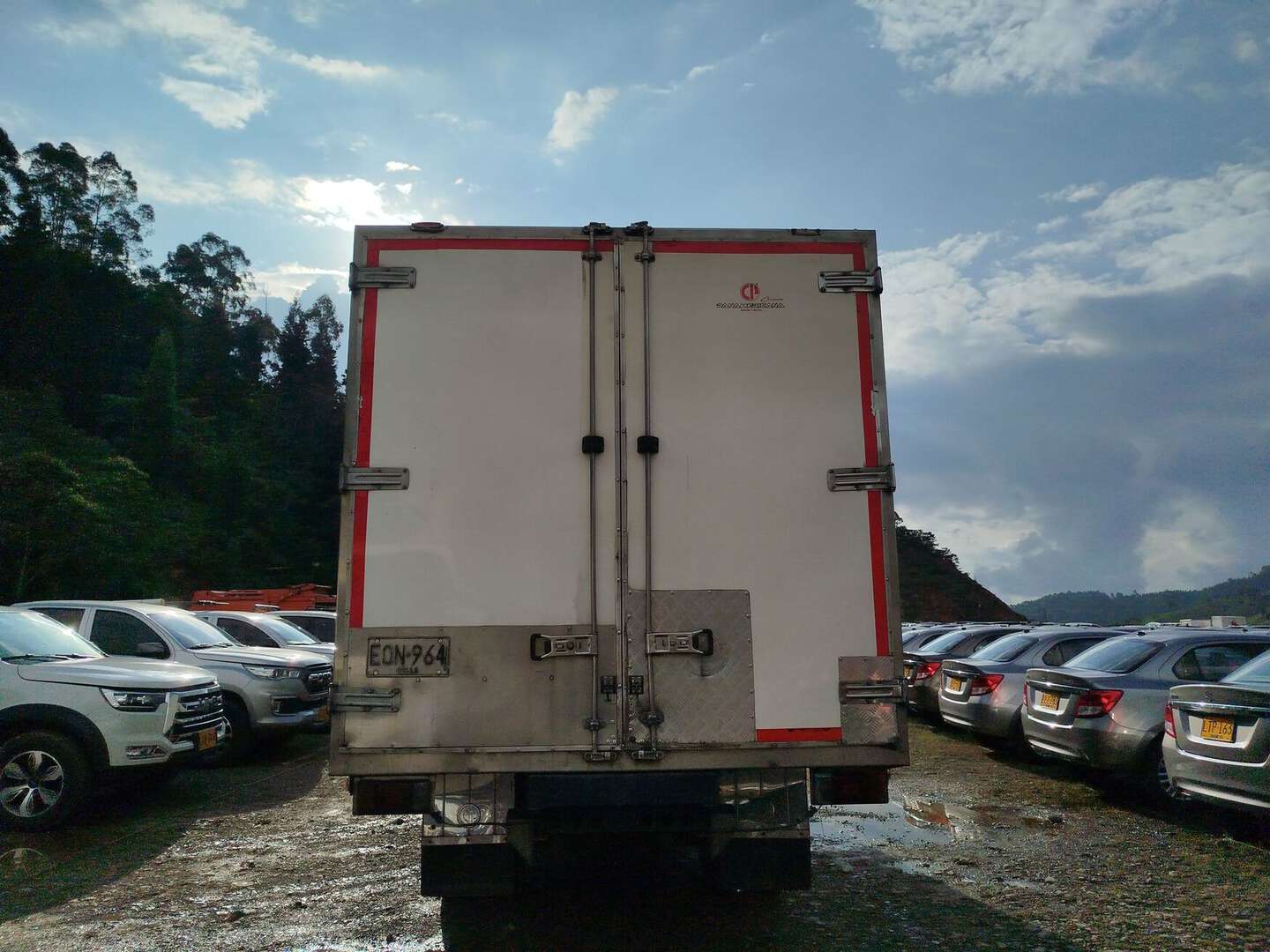 Hino - Dutro - 2017