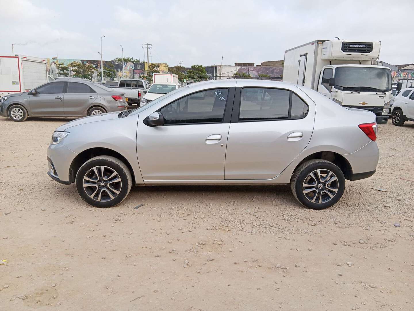 Renault - Logan - 2026