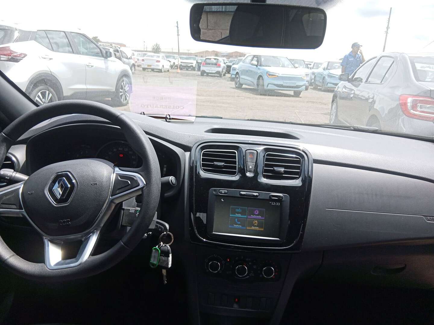 Renault - Logan - 2026
