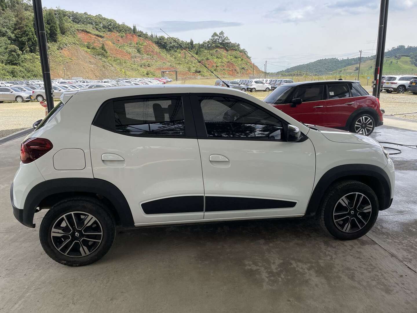 Renault - Kwid - 2024