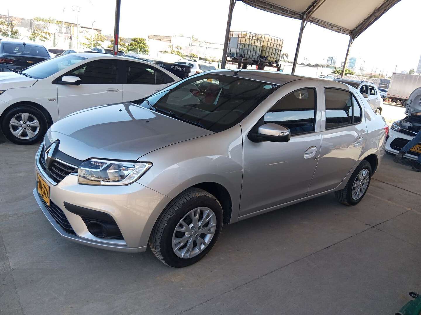 Renault - Logan - 2026