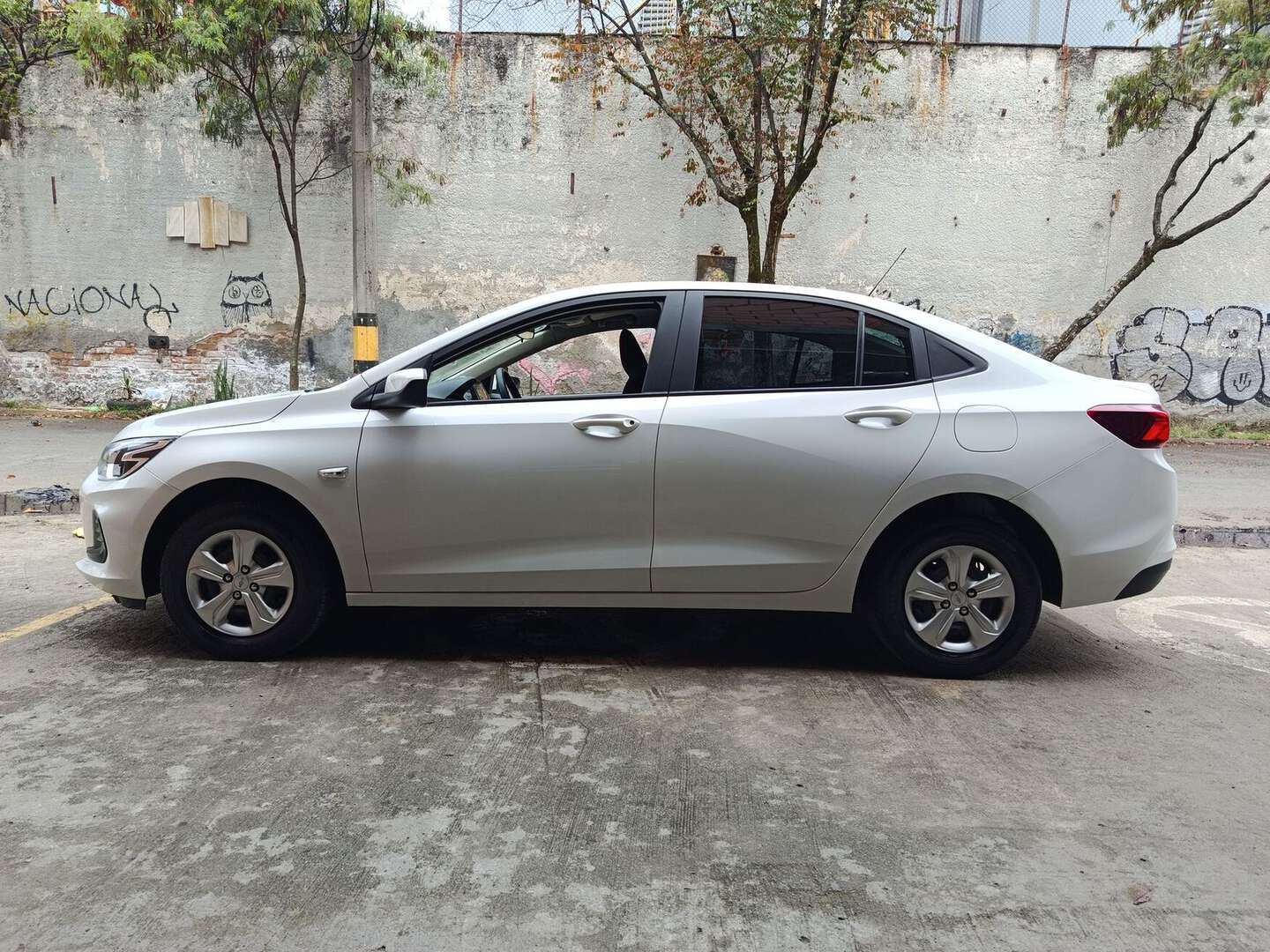 Chevrolet - Onix - 2025