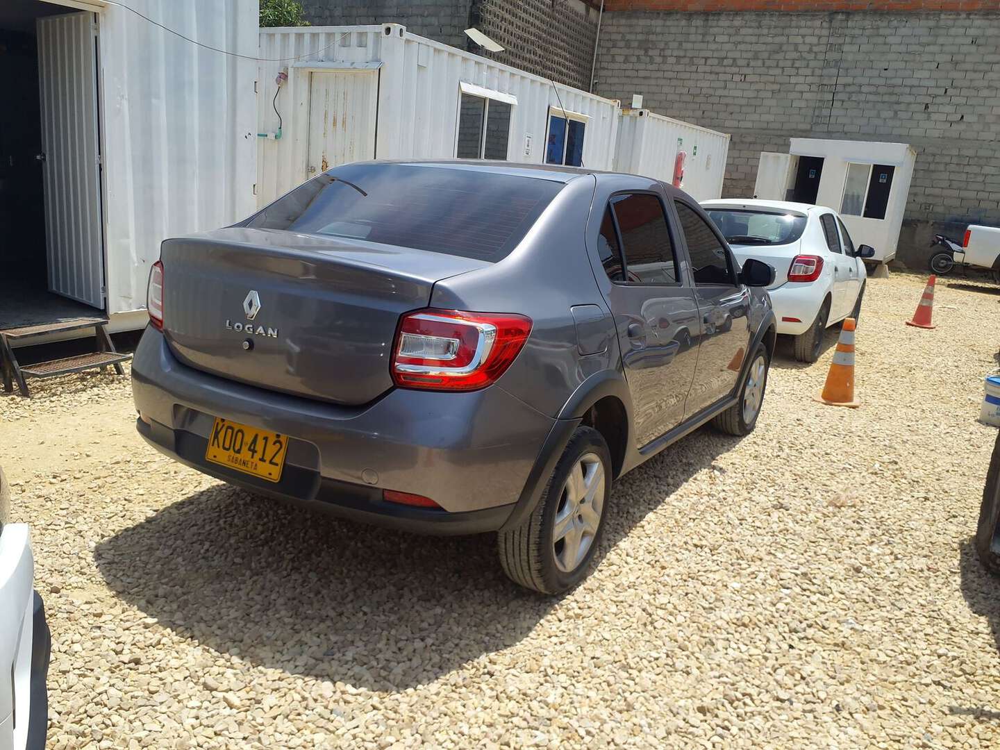 Renault - Logan - 2022