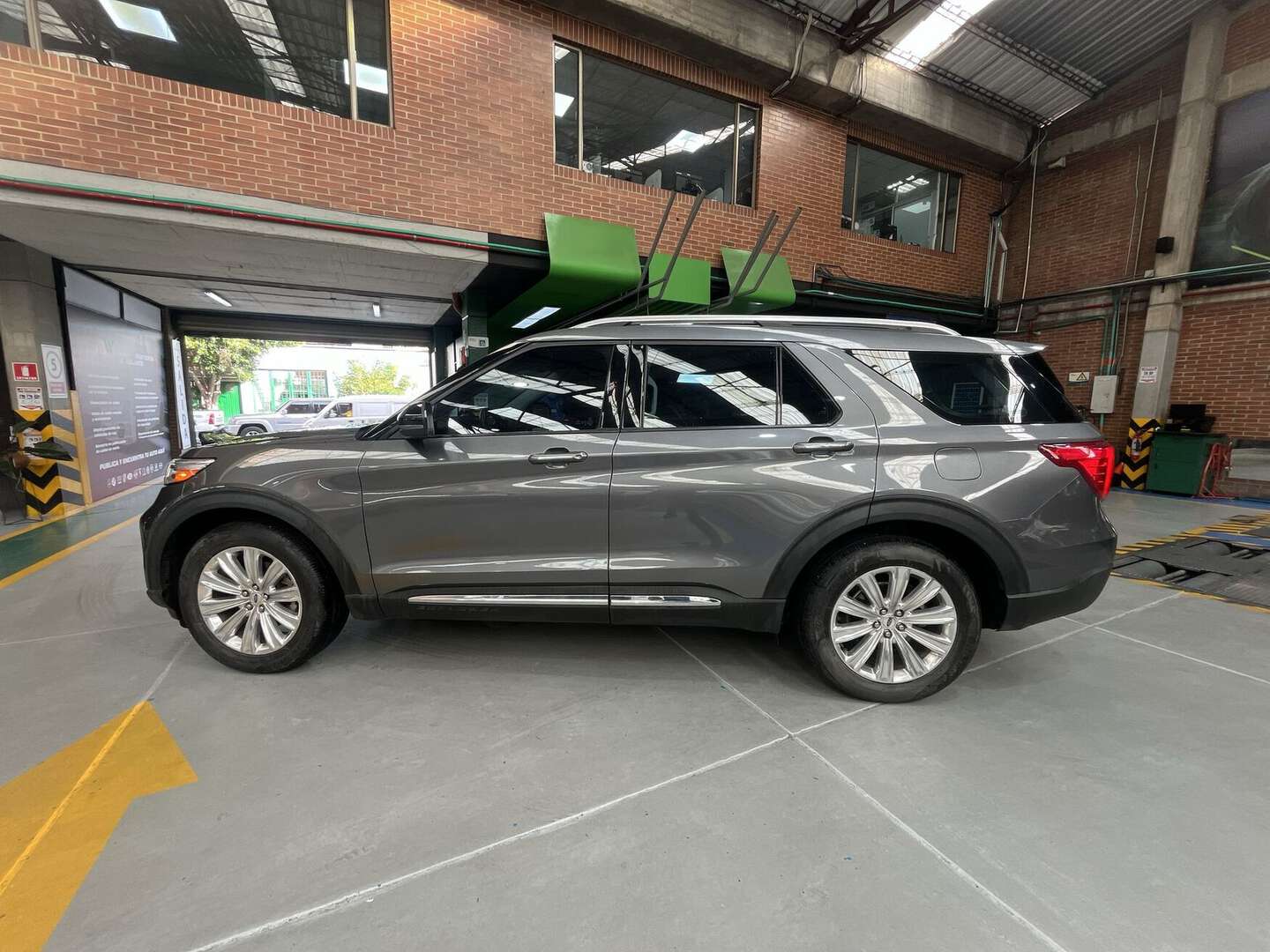 Ford - Explorer - 2021