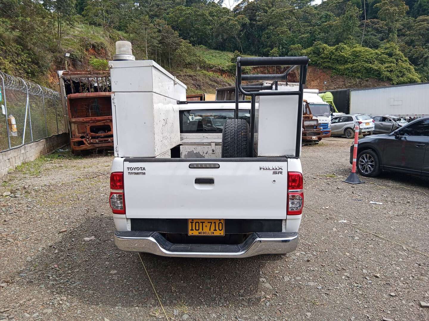 Toyota - Hilux - 2016