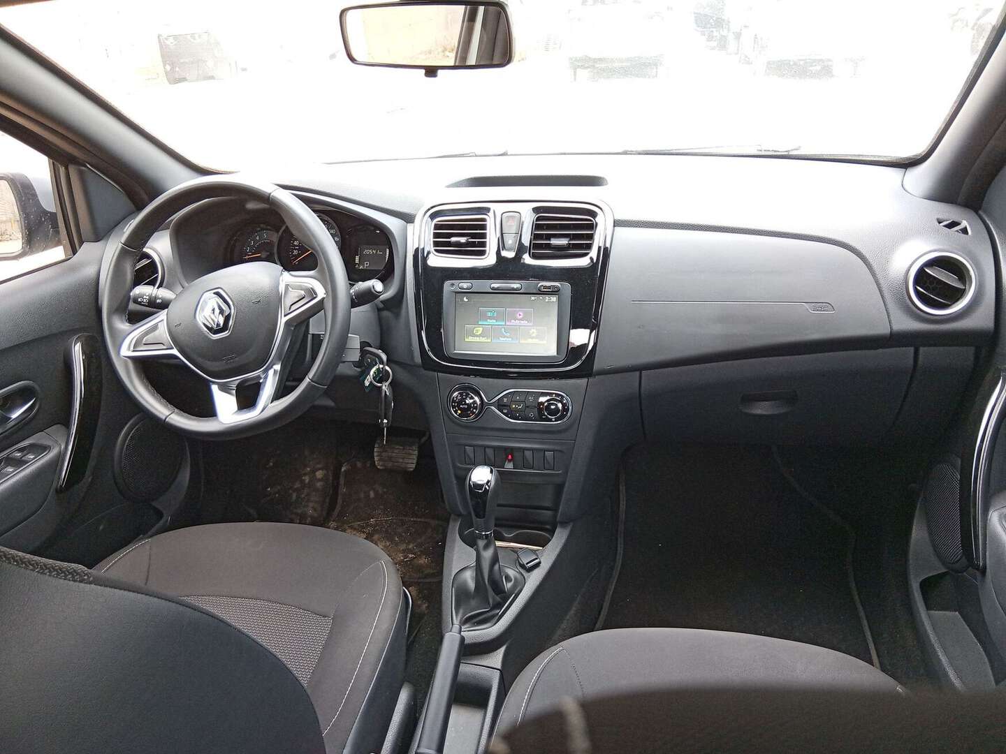 Renault - Logan - 2026