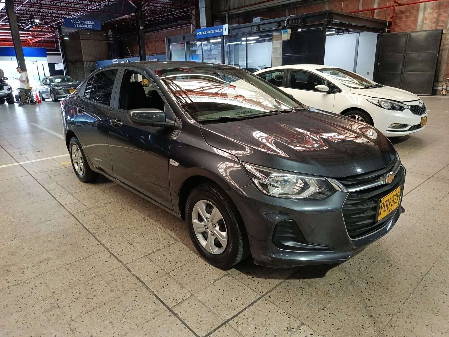 Chevrolet - Onix - 2025