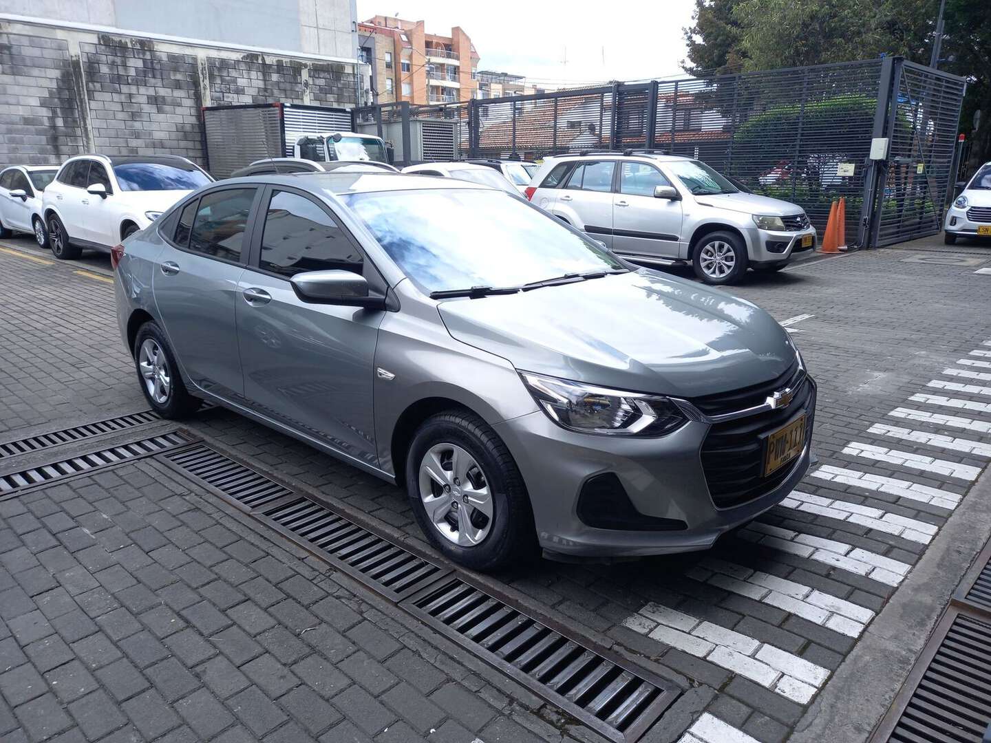 Chevrolet - Onix - 2025