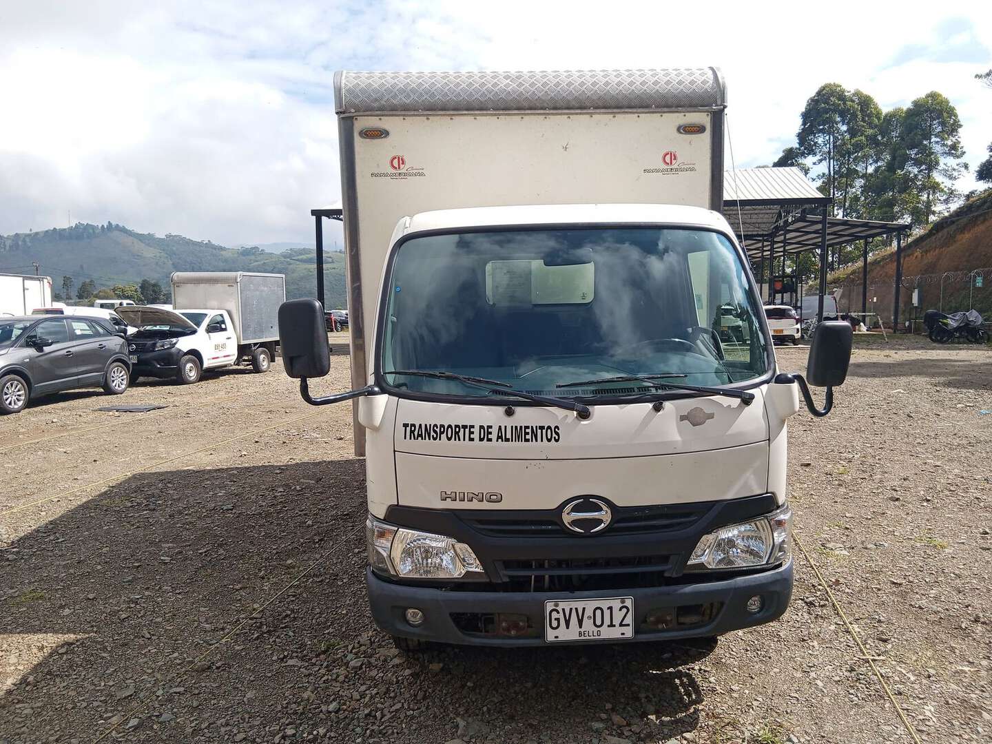 Hino - Dutro - 2020