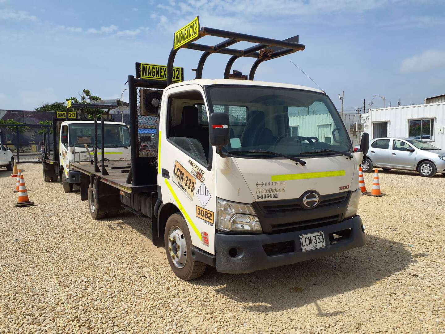 Hino - Dutro - 2022