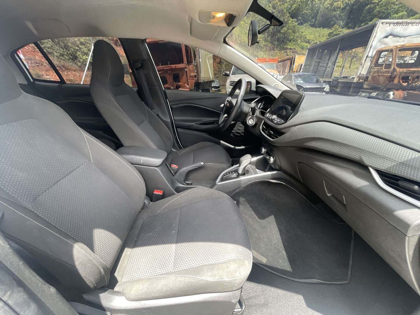 Chevrolet - Onix - 2023