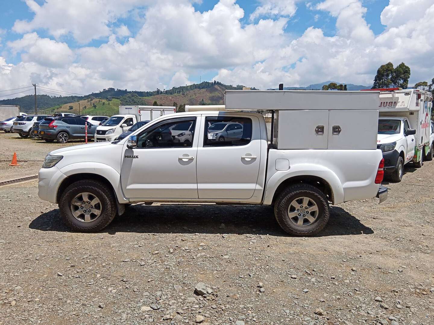 Toyota - Hilux - 2016