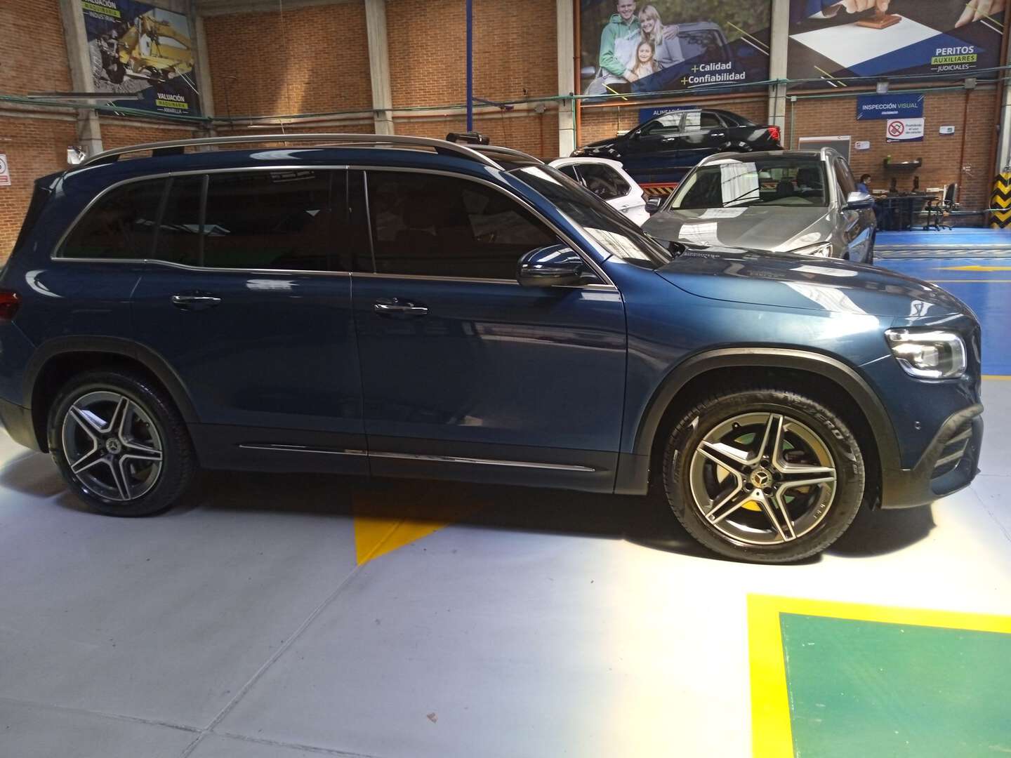 Mercedes Benz - GLB200 - 2022