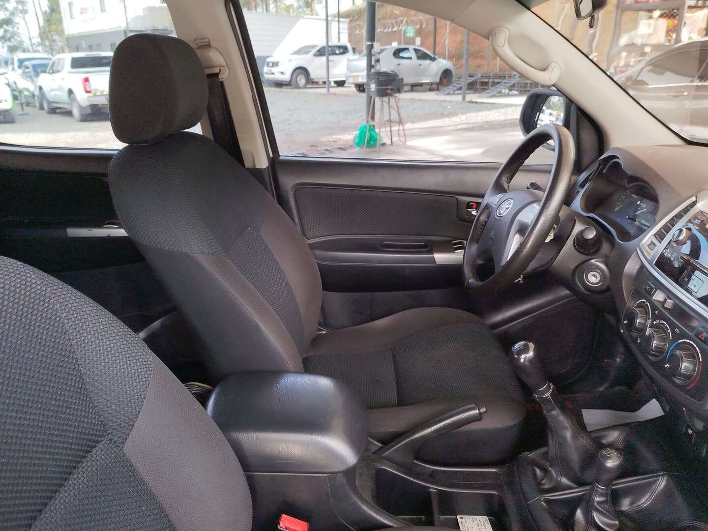 Toyota - Hilux - 2016