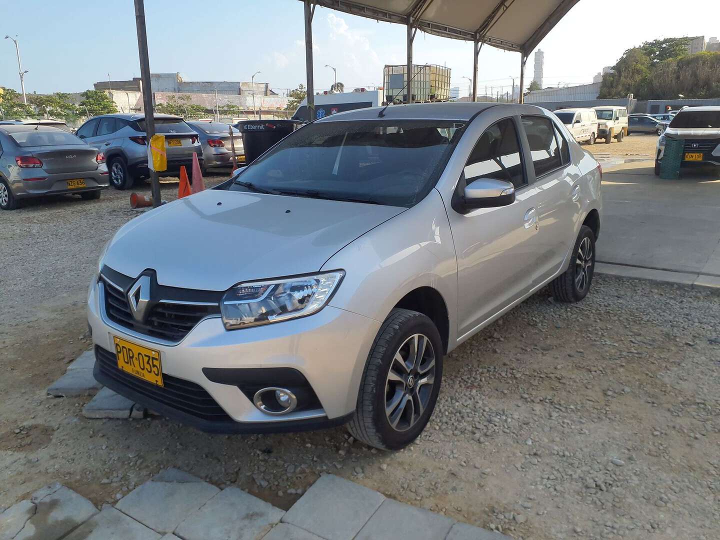 Renault - Logan - 2026