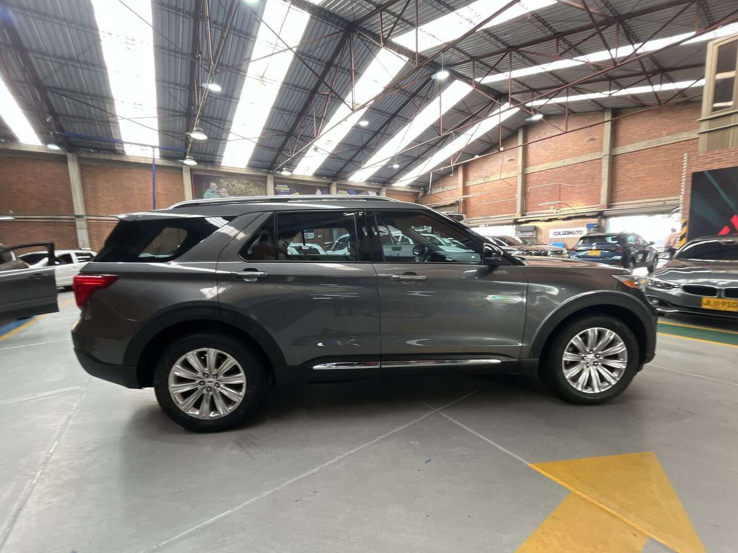 Ford - Explorer - 2021
