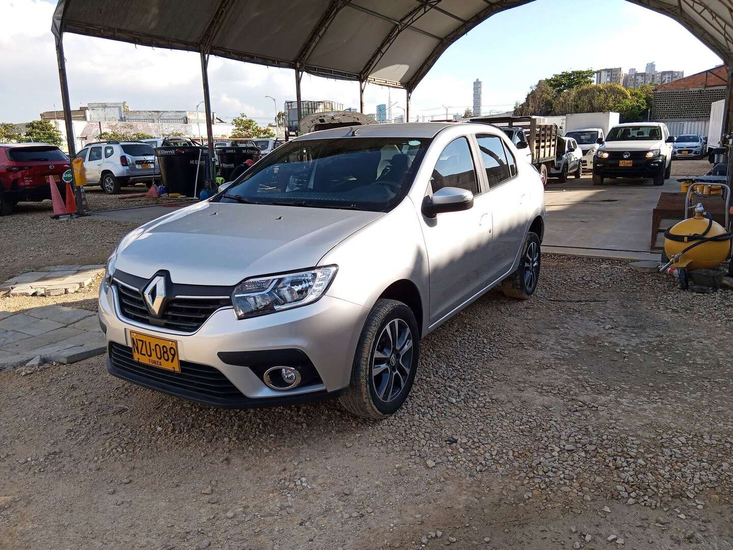 Renault - Logan - 2026