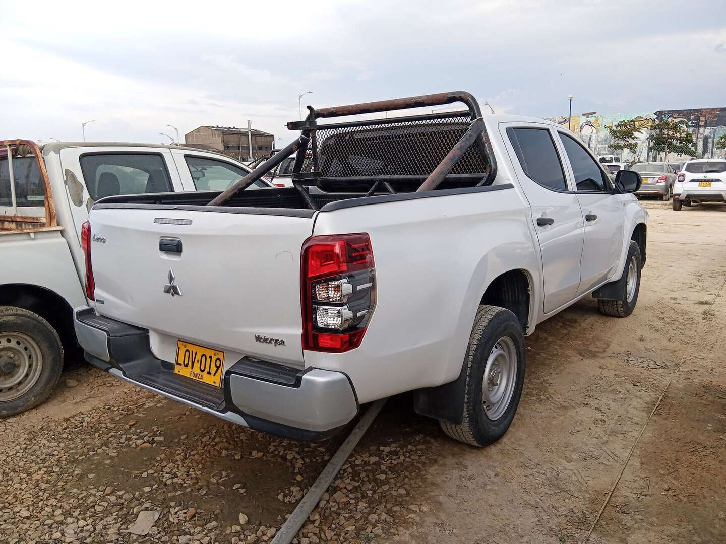 Mitsubishi - L200 - 2023
