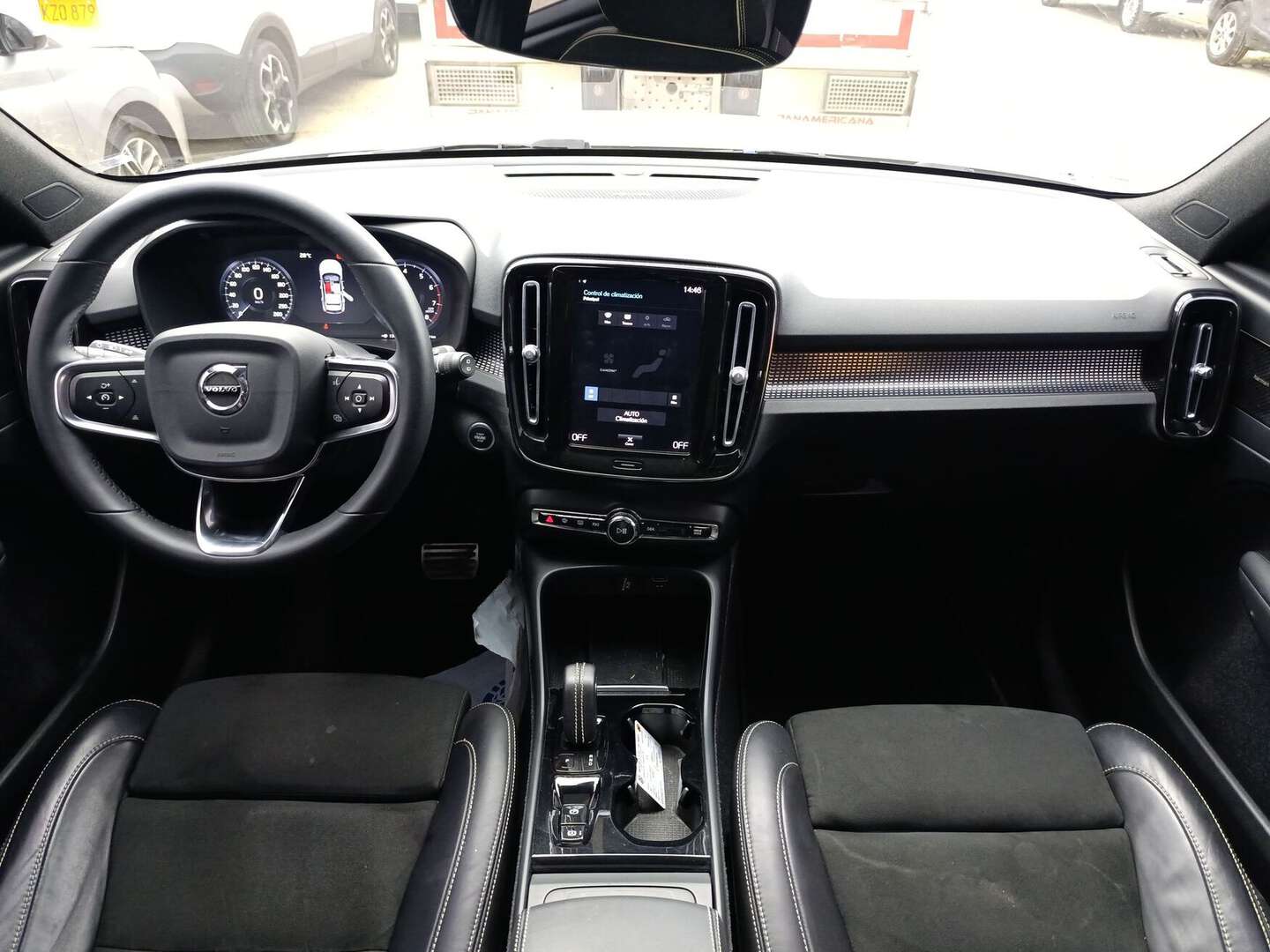 Volvo - XC40 - 2022