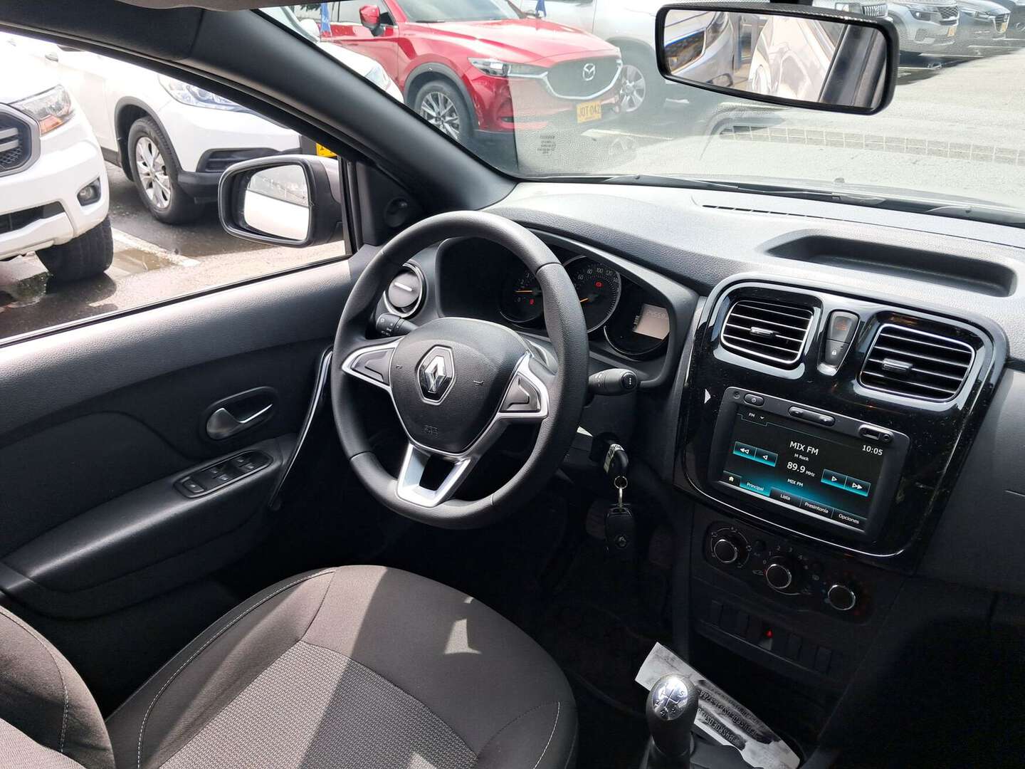 Renault - Logan - 2025