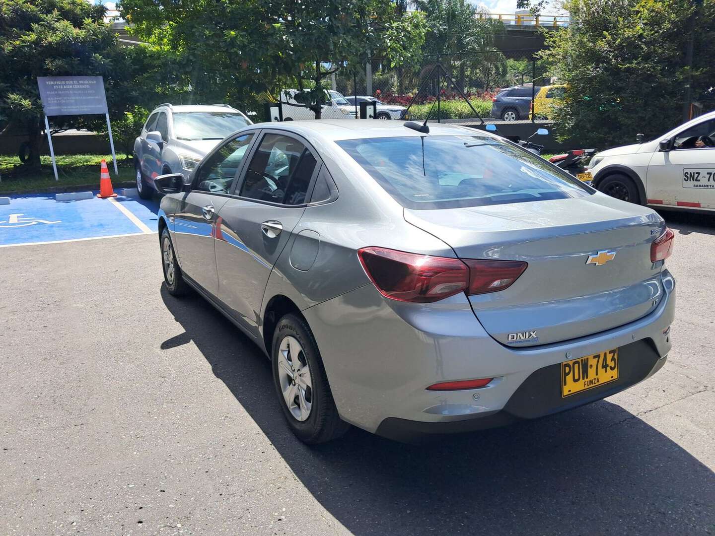 Chevrolet - Onix - 2025