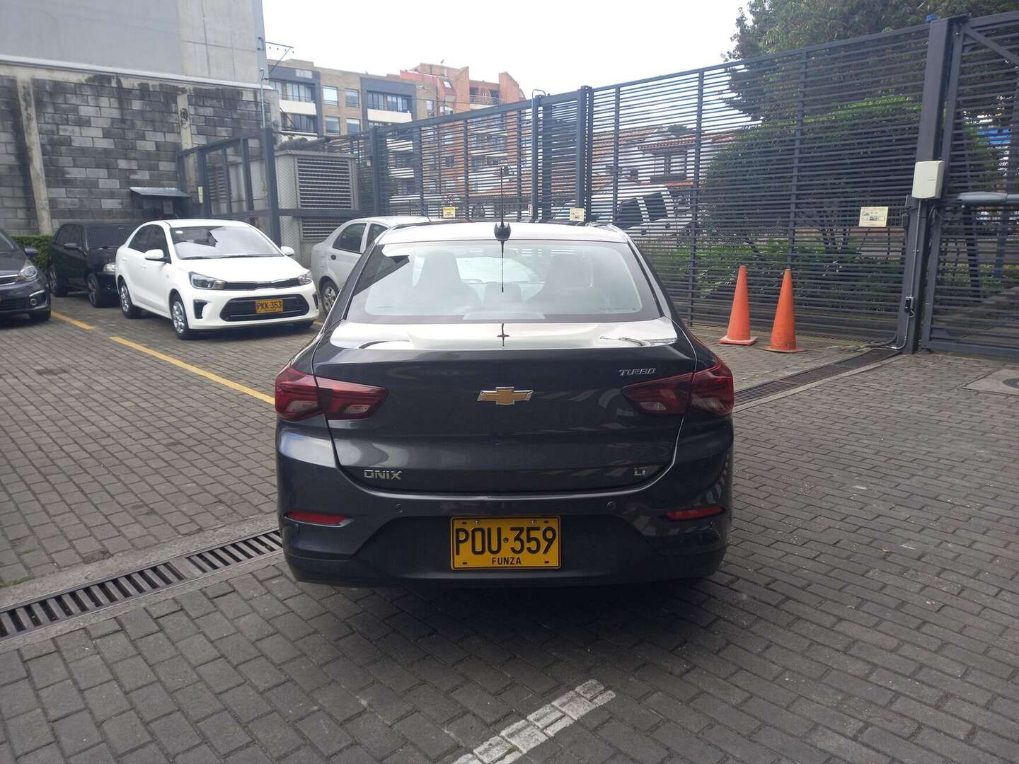 Chevrolet - Onix - 2025