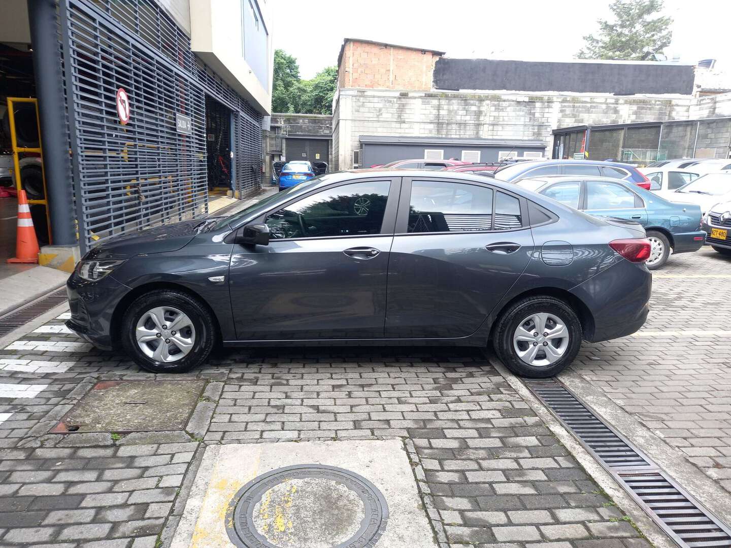 Chevrolet - Onix - 2025