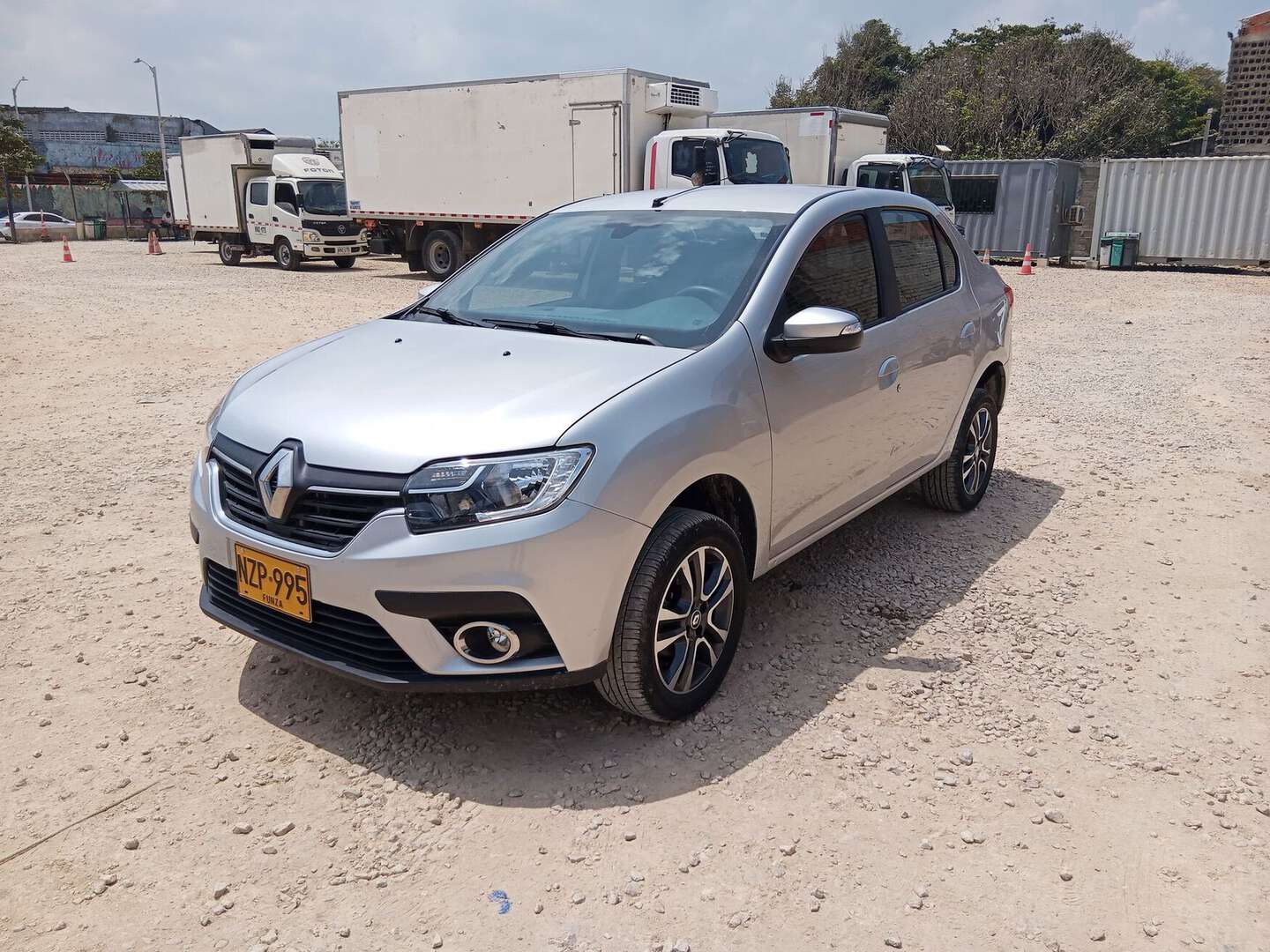 Renault - Logan - 2026