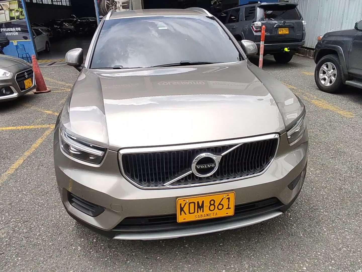 Volvo - XC40 - 2021
