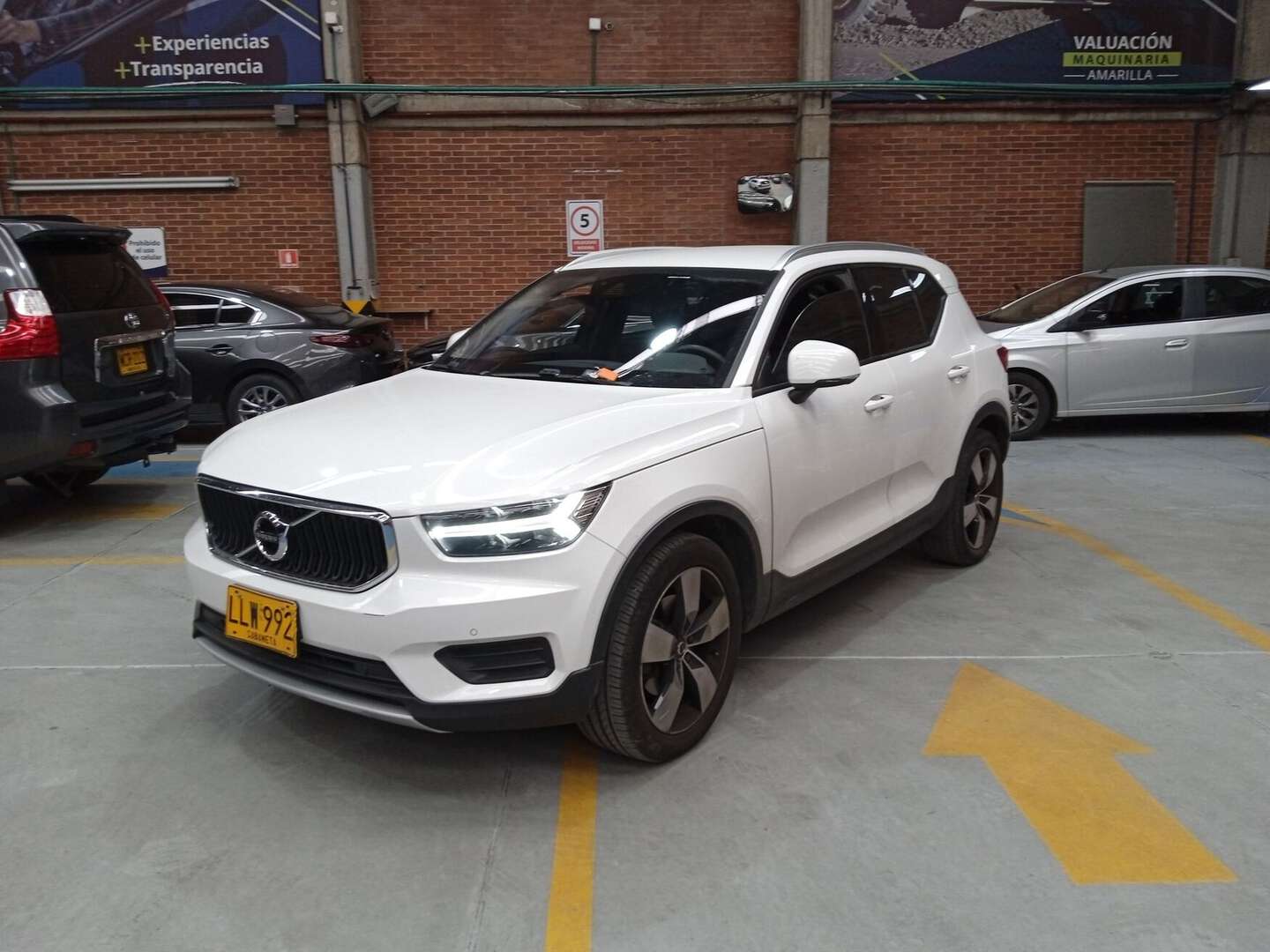 Volvo - XC40 - 2022