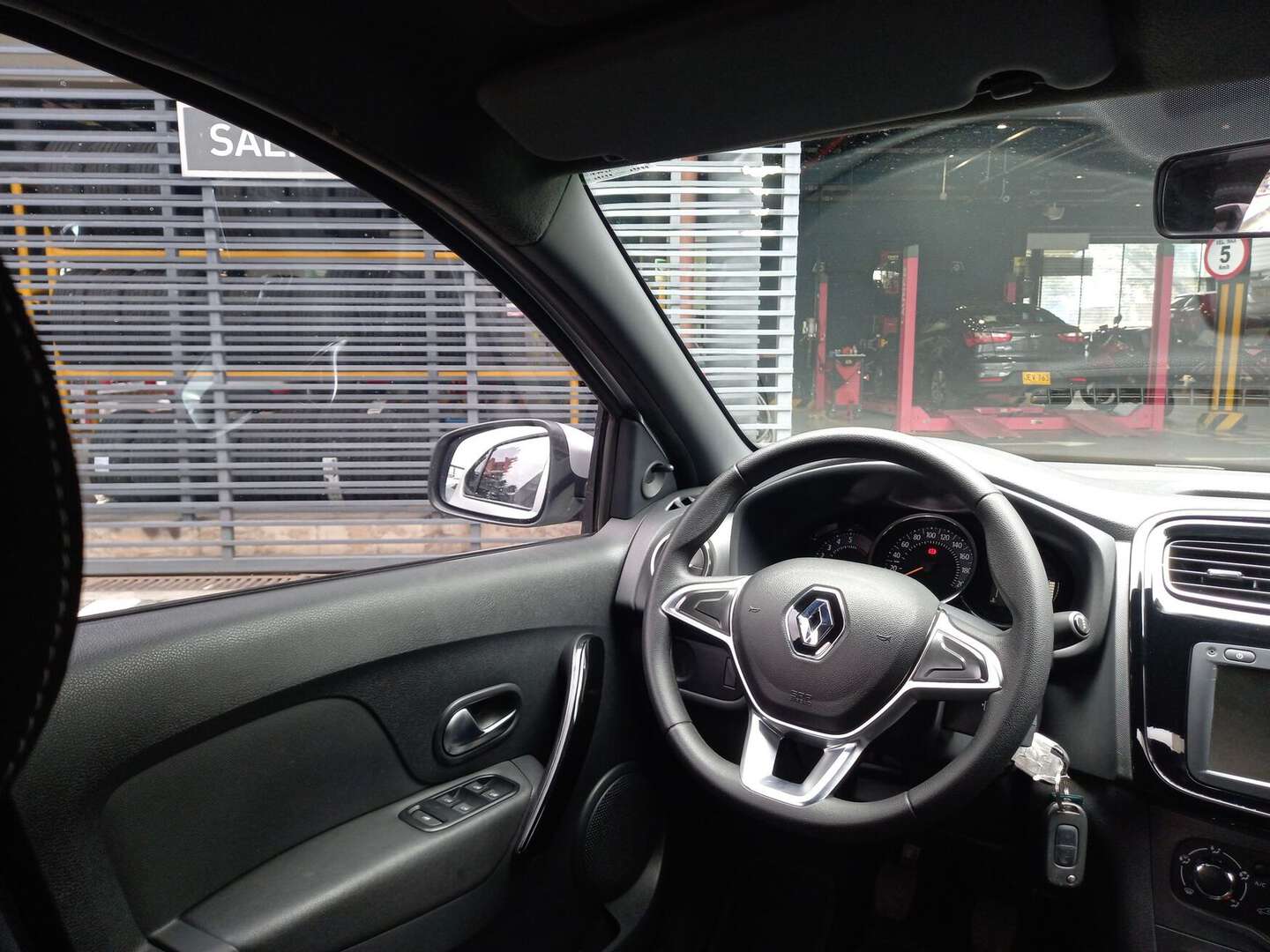 Renault - Logan - 2026