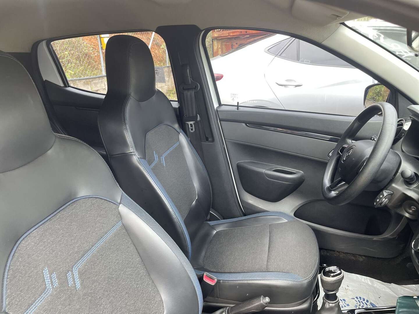 Renault - Kwid - 2023