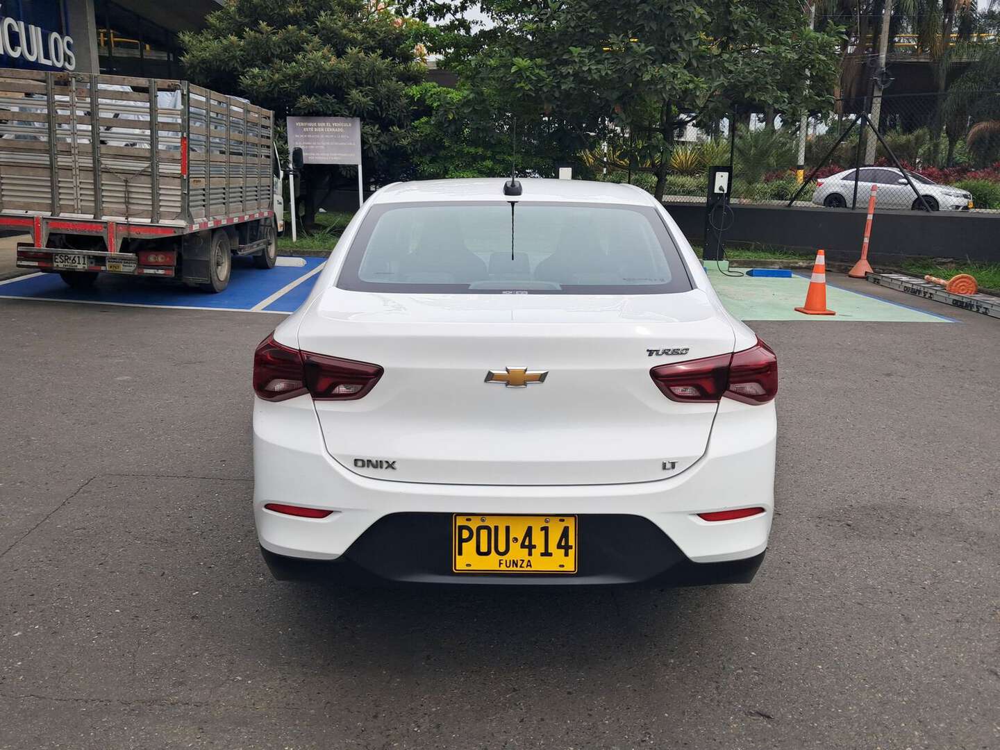 Chevrolet - Onix - 2025