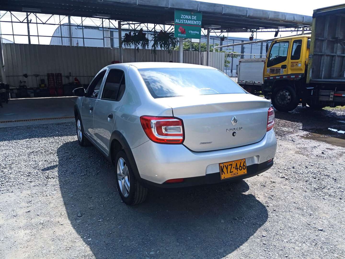 Renault - Logan - 2022