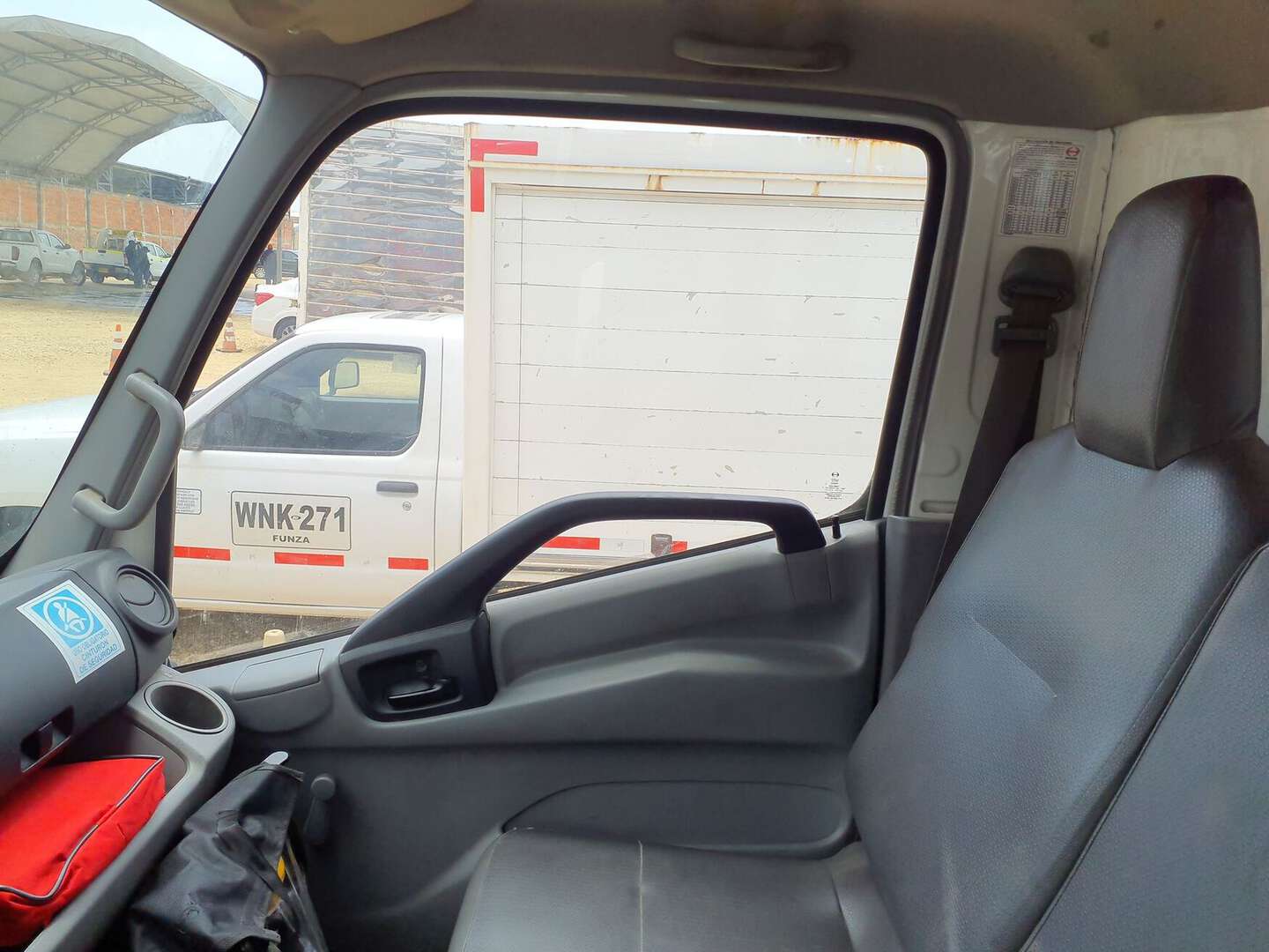 Hino - Dutro - 2022