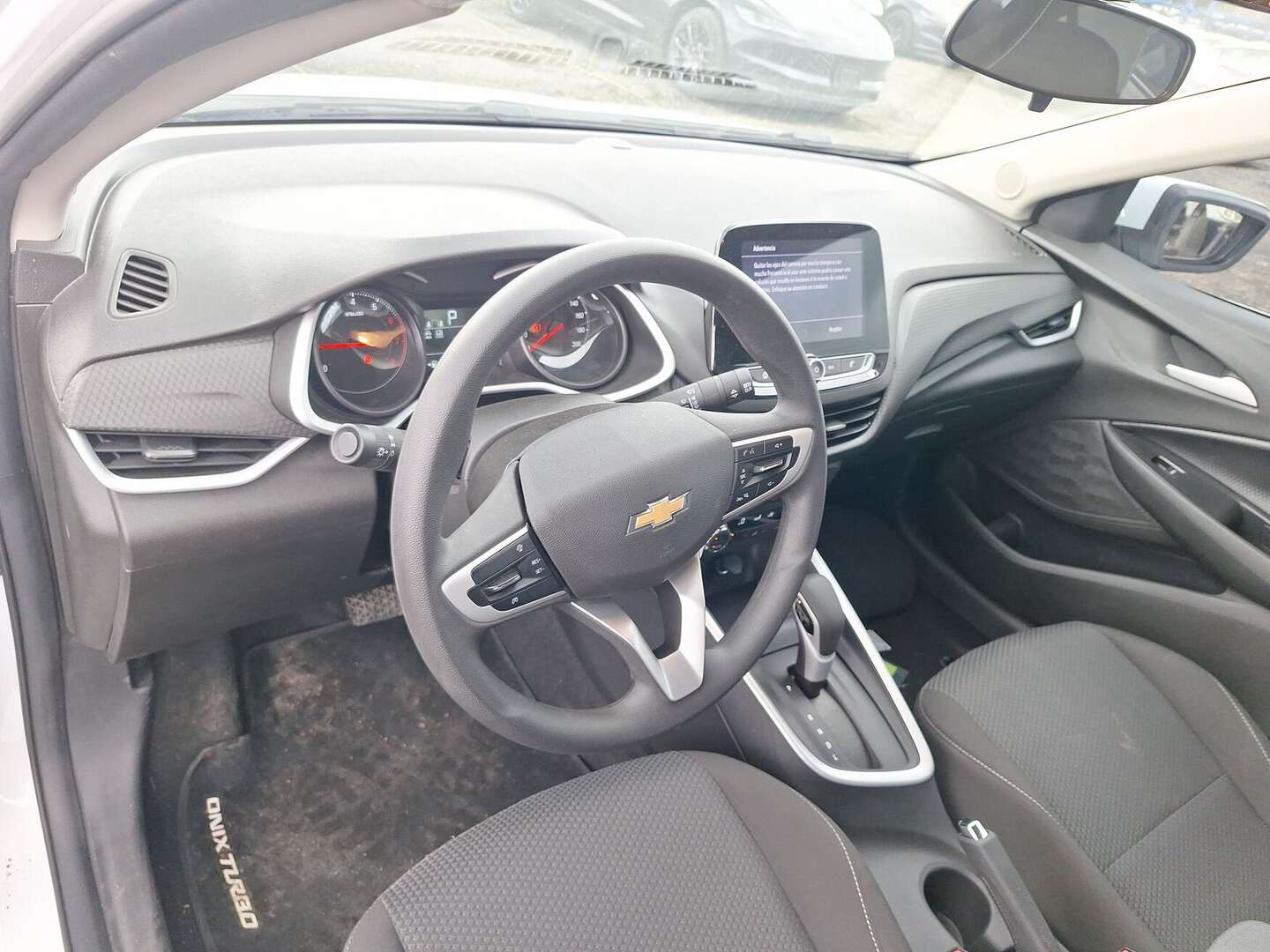 Chevrolet - Onix - 2025