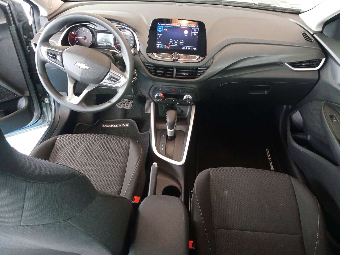 Chevrolet - Onix - 2024