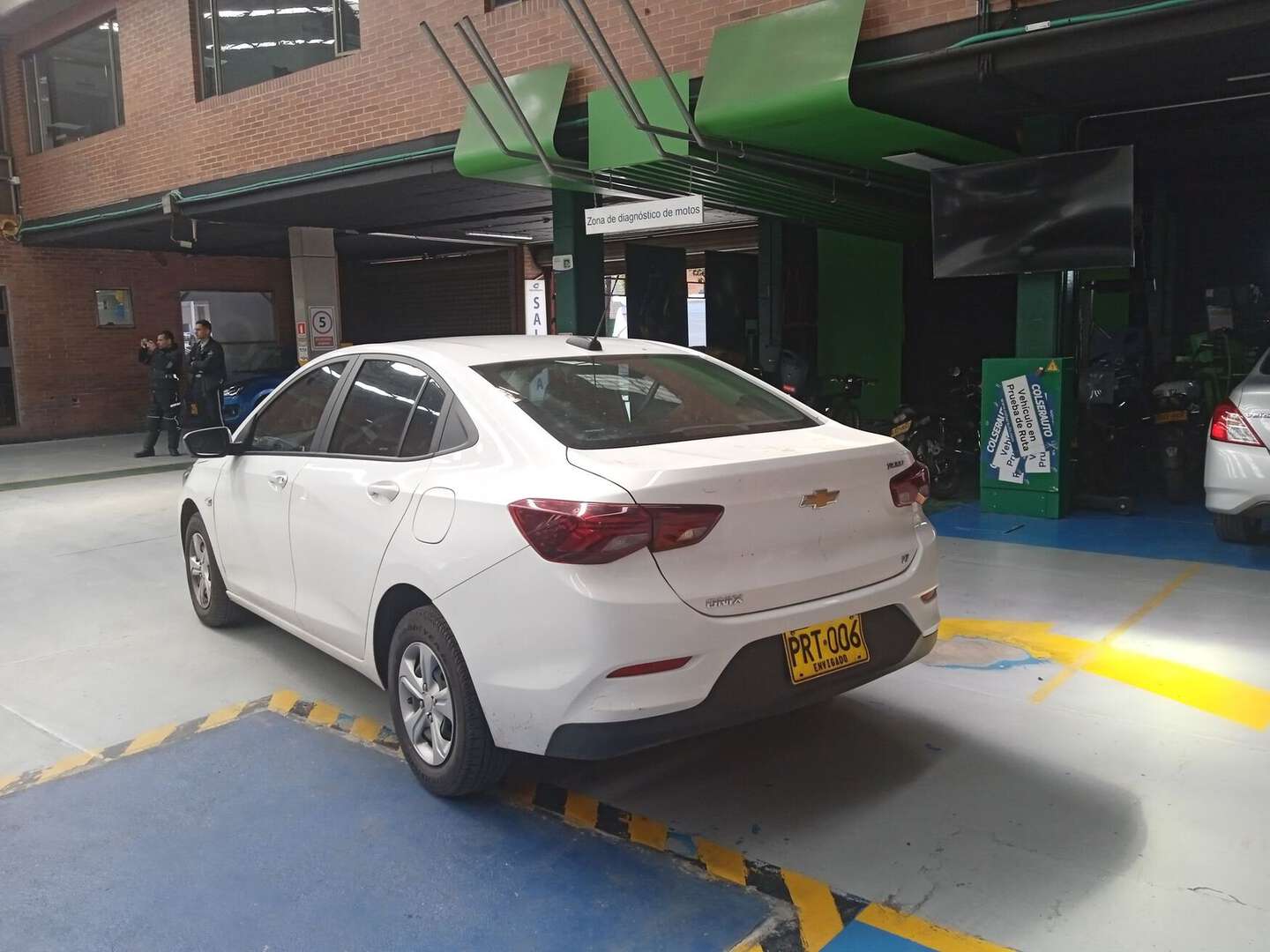 Chevrolet - Onix - 2025