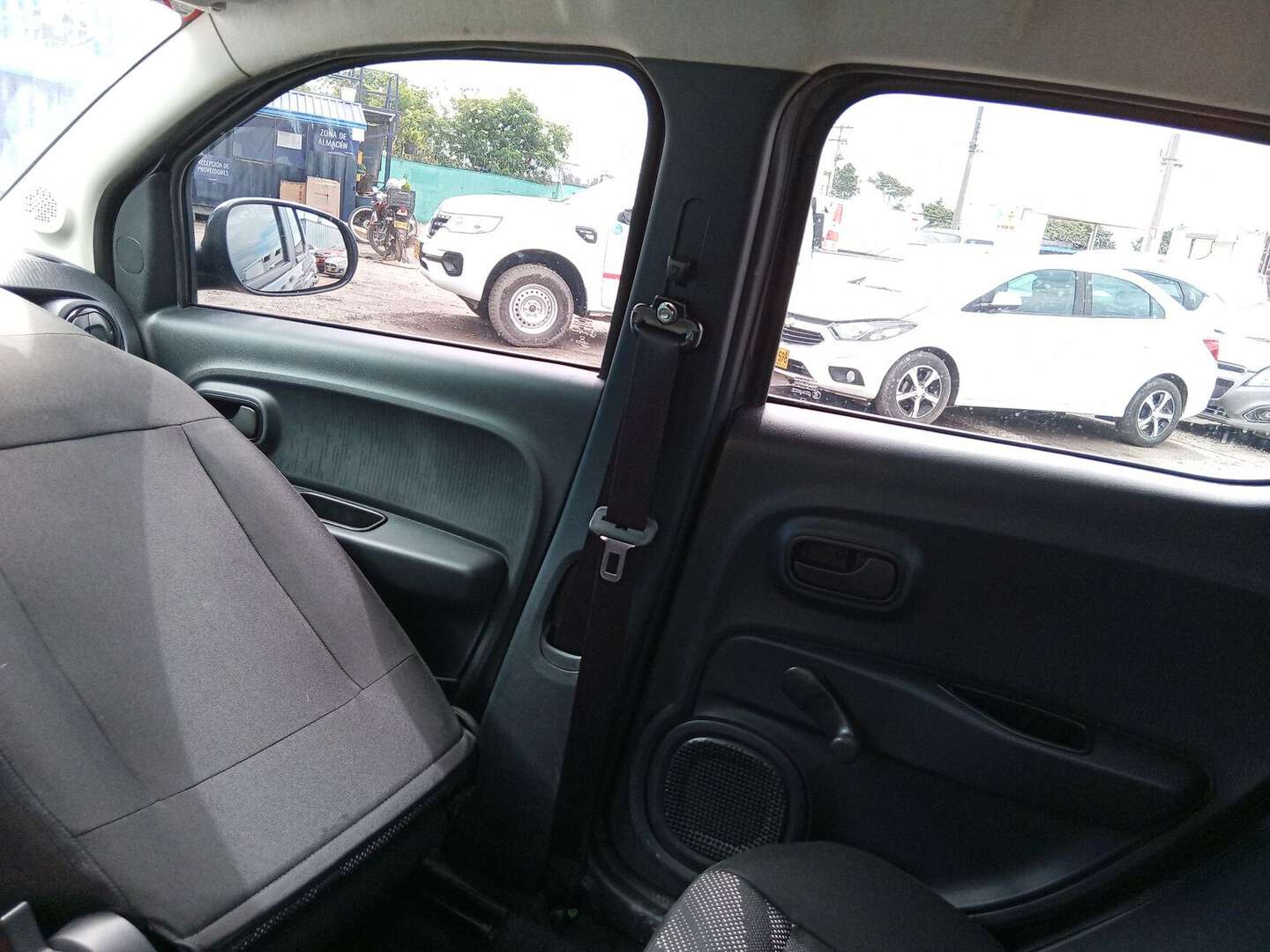 Fiat - Mobi - 2023