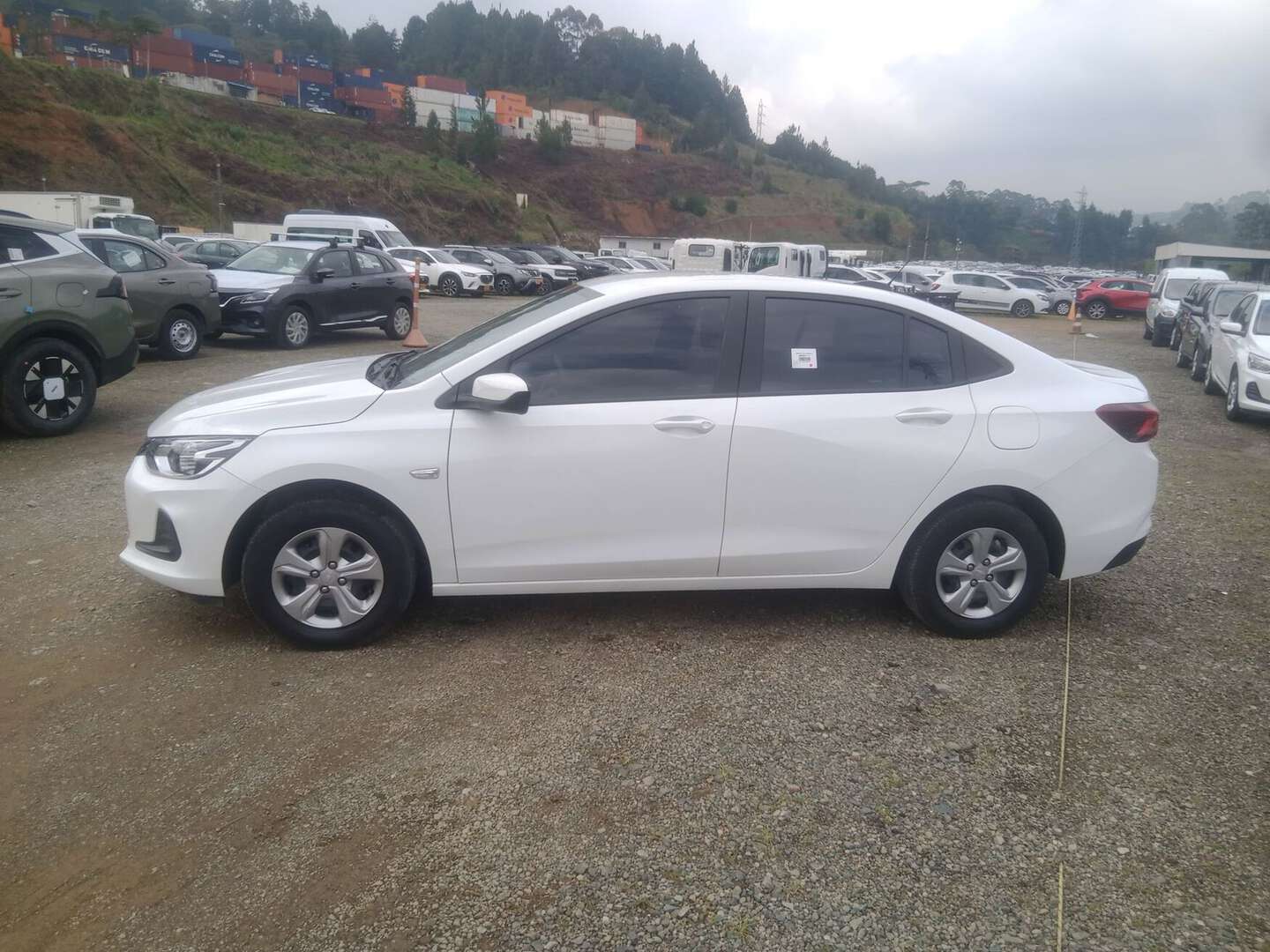 Chevrolet - Onix - 2025