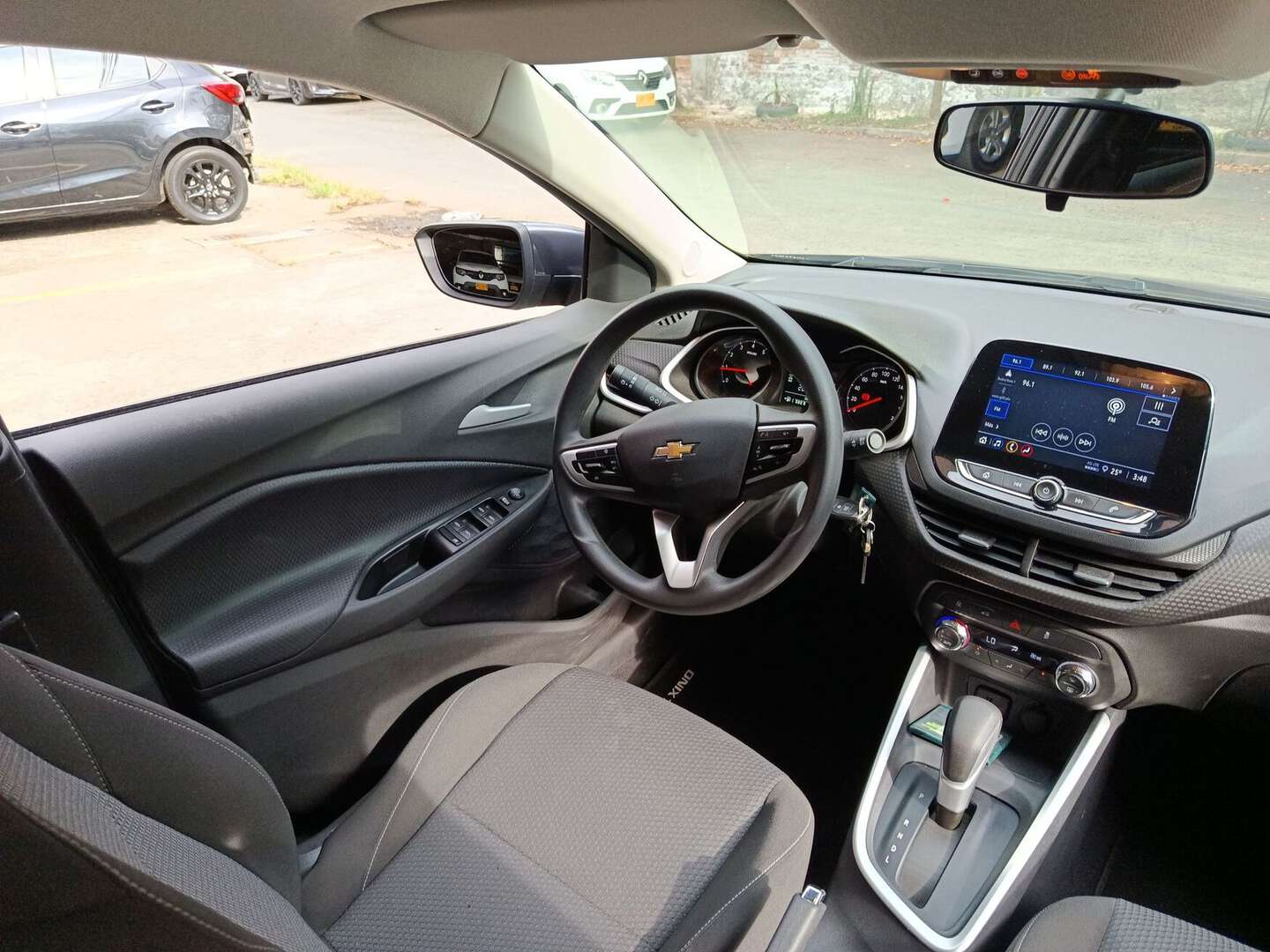 Chevrolet - Onix - 2025