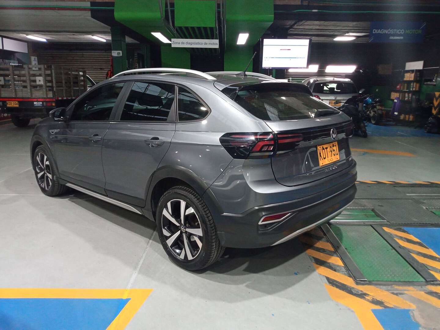 Volkswagen - Nivus - 2021